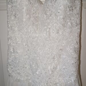 Stunning Ivory Lace Bridal Gown